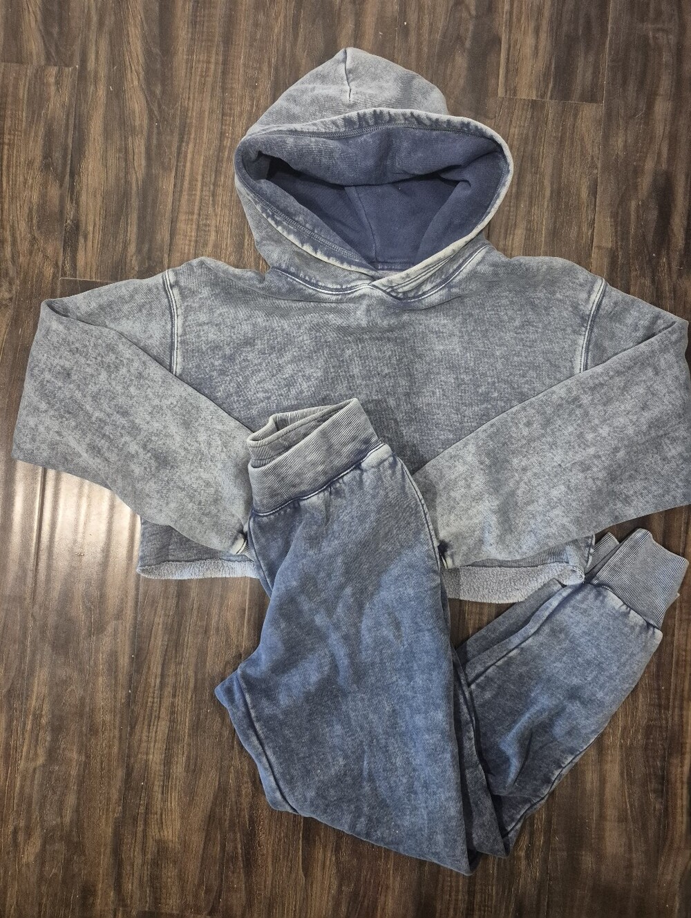 TNA Aritzia Cozy Fleece Cropped Hoodie & Boyfriend Joggers 2-Piece Set Acid Wash